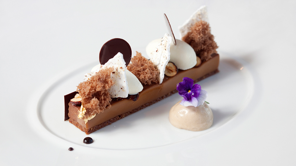 Dining guests can choose the tasting menu or order á la carte